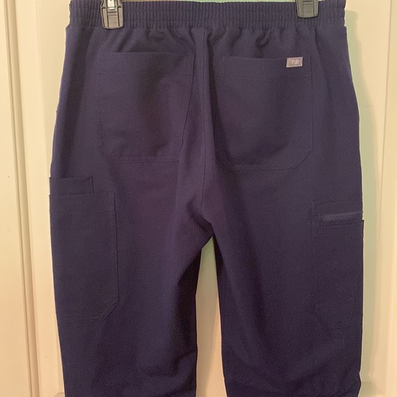 Figs Scrubs Yola Navy Medium Tall - Picture 3 of 3